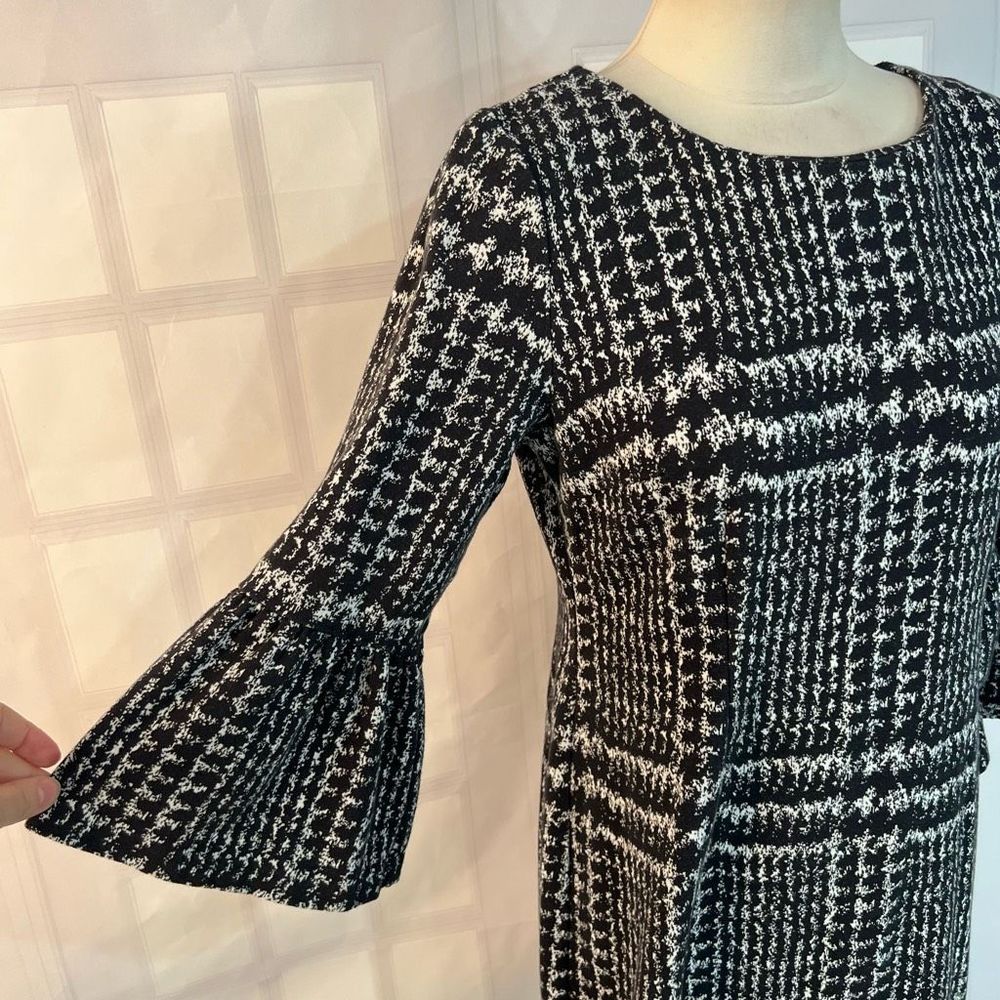 Talbots long bell sleeve warm plaid sweater like sheath dress size 8 - Picture 2 of 10